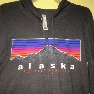 Alaska graphic long sleeve thin hooded T
